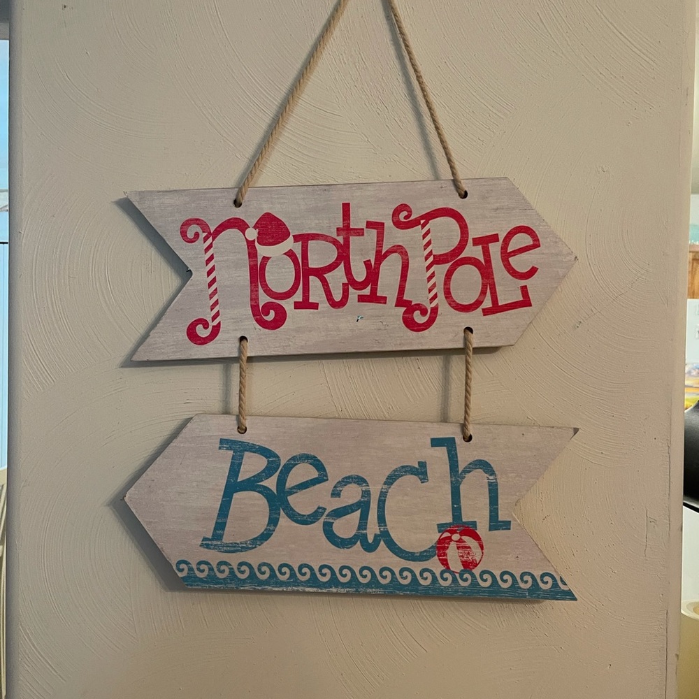 Beachy North Pole wall hanging